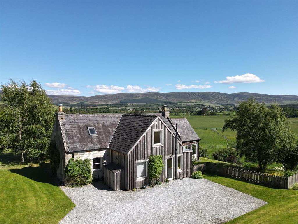 Midport Cottage, Grantown On Spey 3 bed detached house £435,000