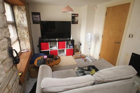 2 bedroom flat for sale, Highgate Mill Fold, BD13