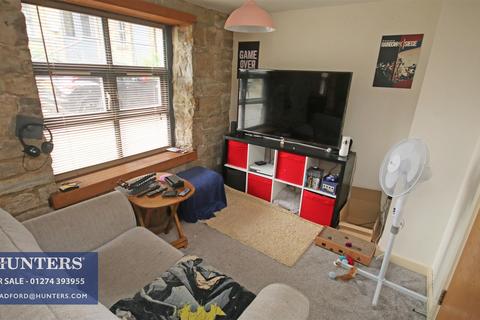 2 bedroom flat for sale, RE F- SR - Harrogate Terrace Eccleshill, Bradford, West Yorkshire, BD3 0LF