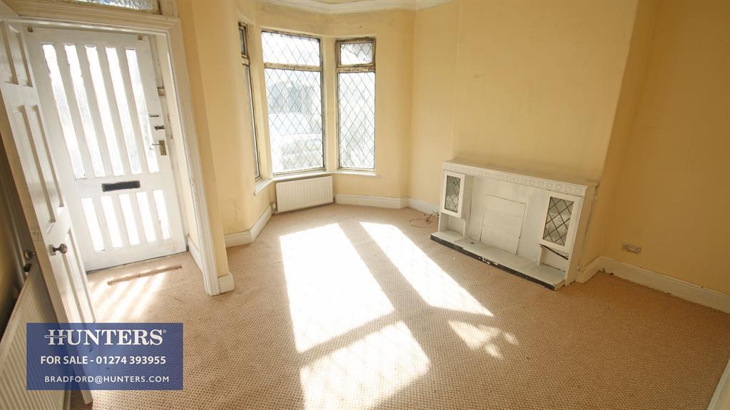 Lister Avenue, Bradford, BD4 4 bed terraced house £105,000