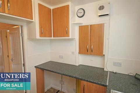 31 Fairway, Bradford, BD7 4JG