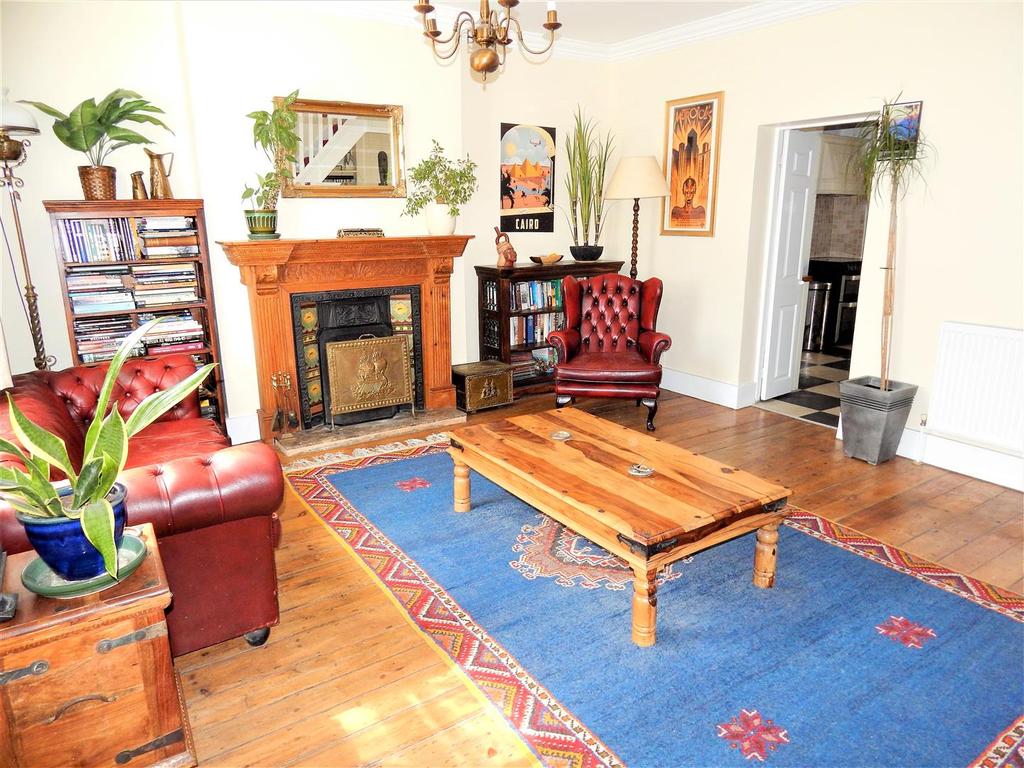 Delce Road, Rochester 2 bed house £375,000
