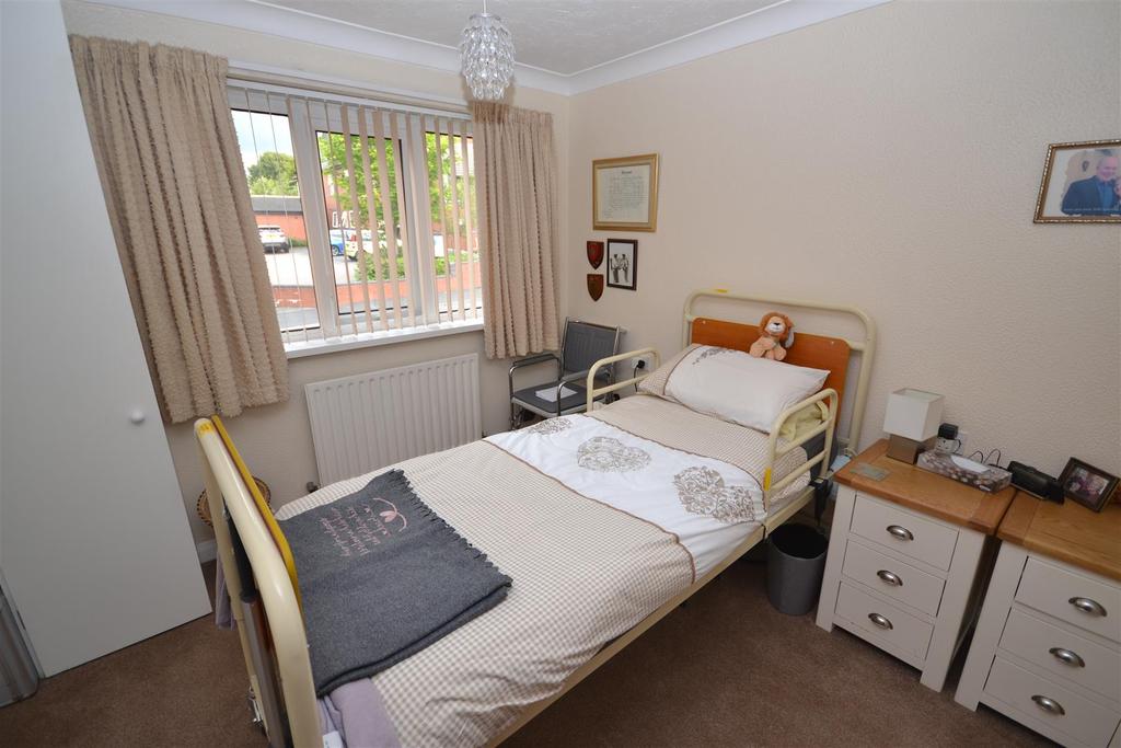 10grangefieldcourt BEDROOM.JPG