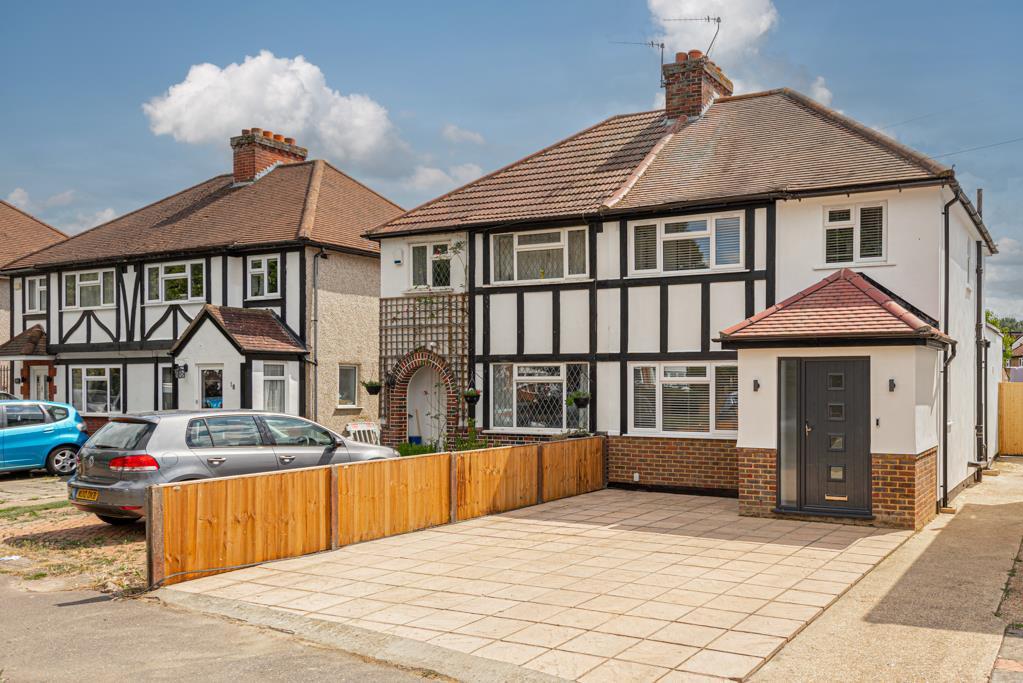 Elm Way, Ewell 3 bed semidetached house £640,000