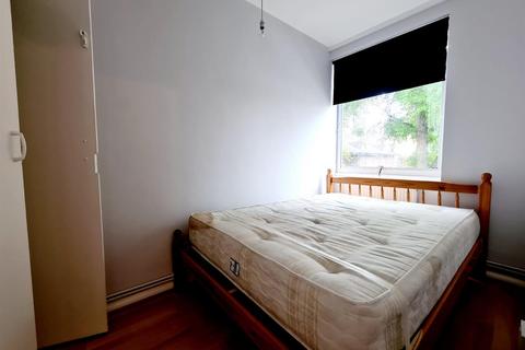 1 bedroom flat to rent - Heath Park Road, Heath Park, Romford