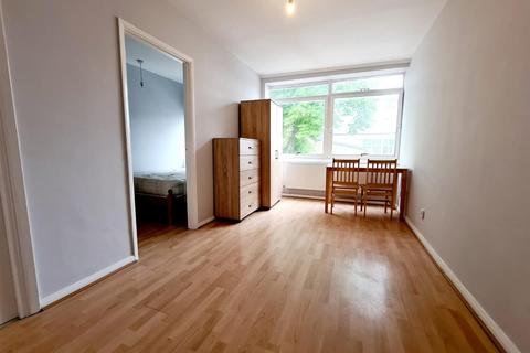 1 bedroom flat to rent - Heath Park Road, Heath Park, Romford