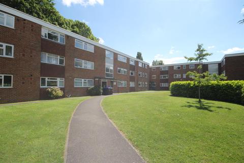 32 Devana End, Carshalton, SM5 2NL