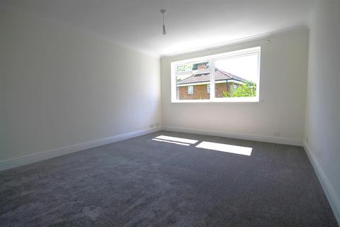 32 Devana End, Carshalton, SM5 2NL