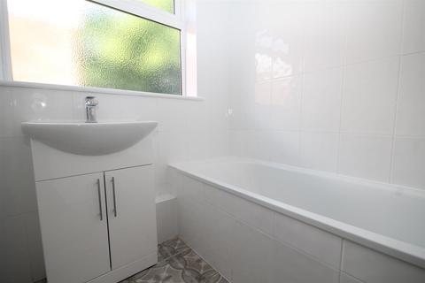 32 Devana End, Carshalton, SM5 2NL