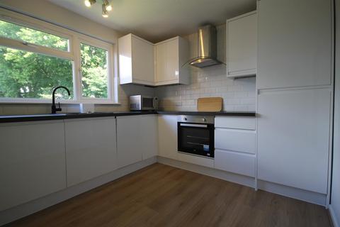 32 Devana End, Carshalton, SM5 2NL