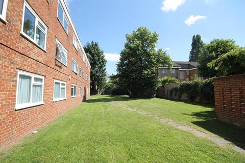 32 Devana End, Carshalton, SM5 2NL