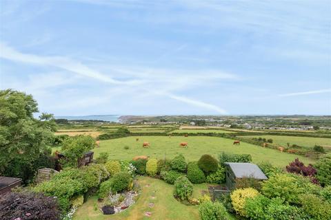 Tregeare Beacon Road, St Agnes, TR5 0NF