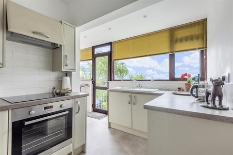 Tregeare Beacon Road, St Agnes, TR5 0NF