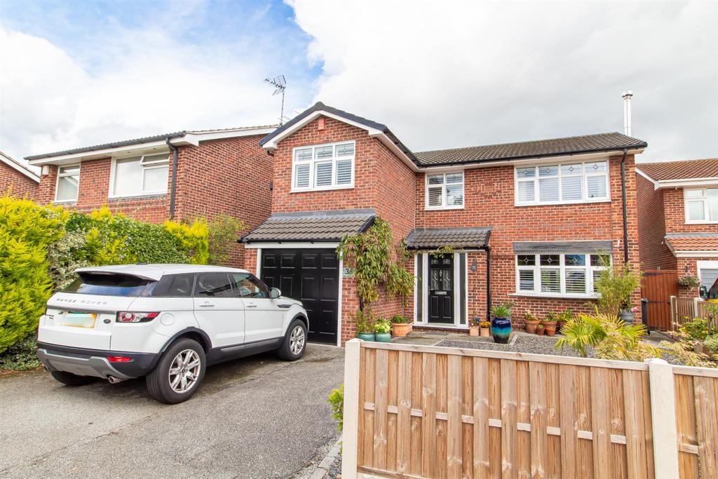 Broadfields, Calverton, Nottingham 4 bed detached house £375,000