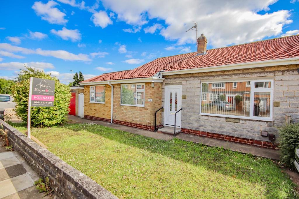 Burniston Drive, Wolviston Court, Billingham, TS22 5DB 3 bed semi