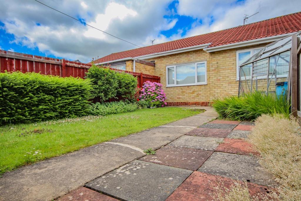 Burniston Drive, Wolviston Court, Billingham, TS22 5DB 3 bed semi