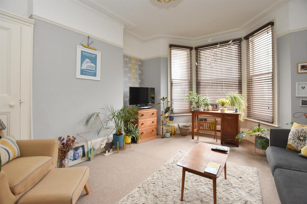 Southwater Road, St. LeonardsOnSea 2 bed flat £260,000