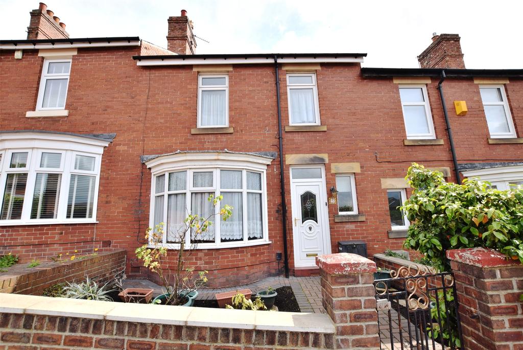 Holyoake Gardens, Low Fell... 3 bed terraced house £160,000