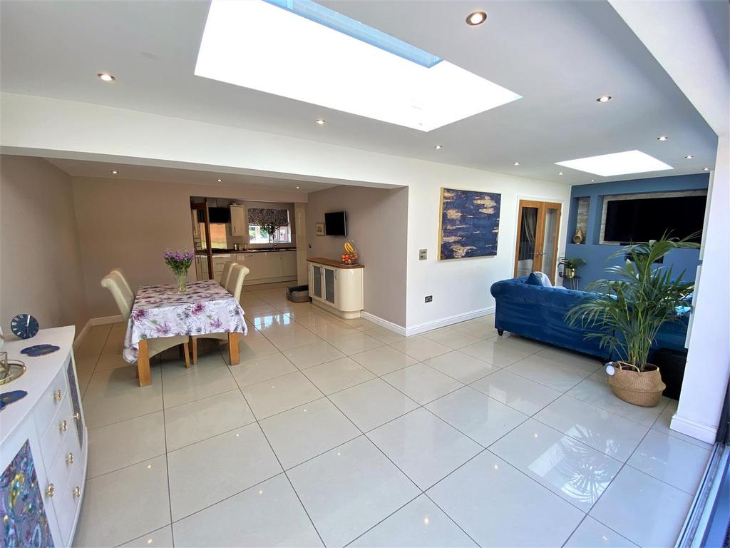 Worthington Road, Balderton, Newark 4 bed detached house £360,000