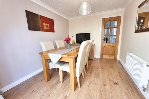 34 Brimstone Road, Pinewood, Ipswich, IP8 3QY
