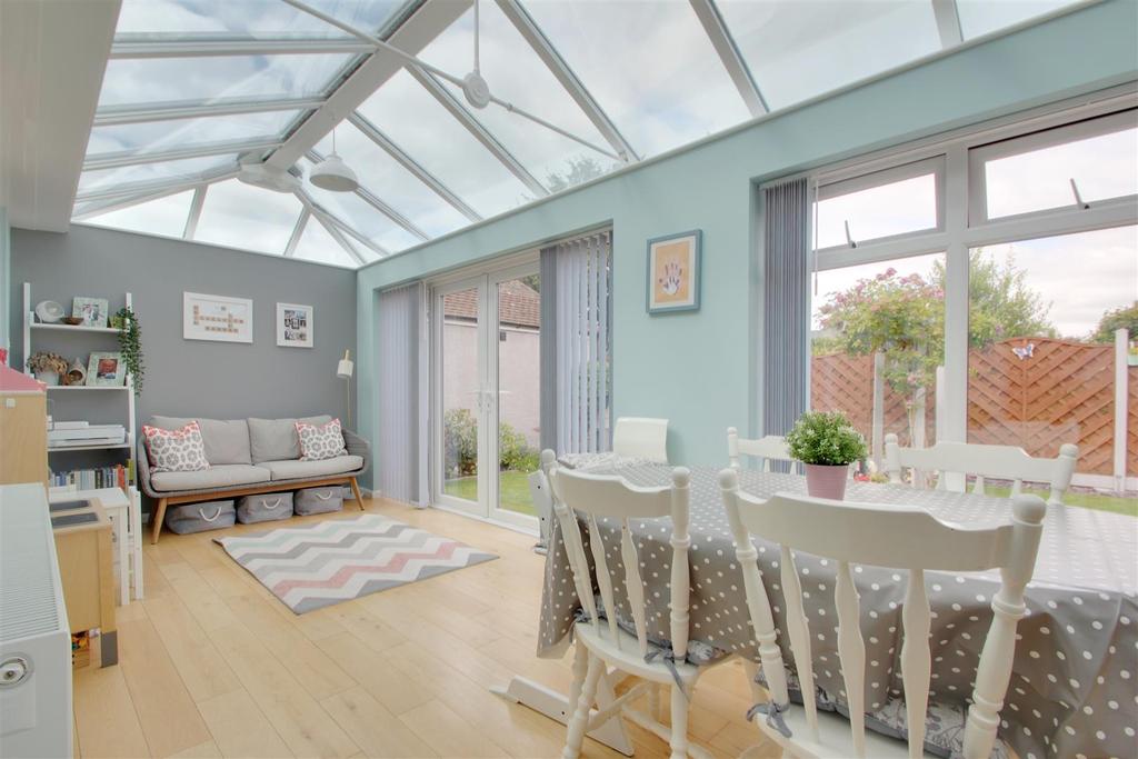 Loxwood Avenue, Worthing 2 bed detached bungalow £550,000