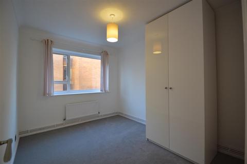 2 bedroom flat to rent - Adelaide Road, Surbiton