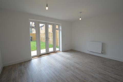 3 bedroom end of terrace house to rent - Tala Close, Surbiton
