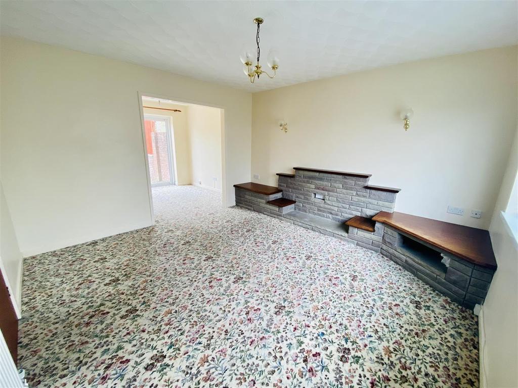 Clos Trafle, Gowerton, Swansea 3 bed semidetached house £219,950