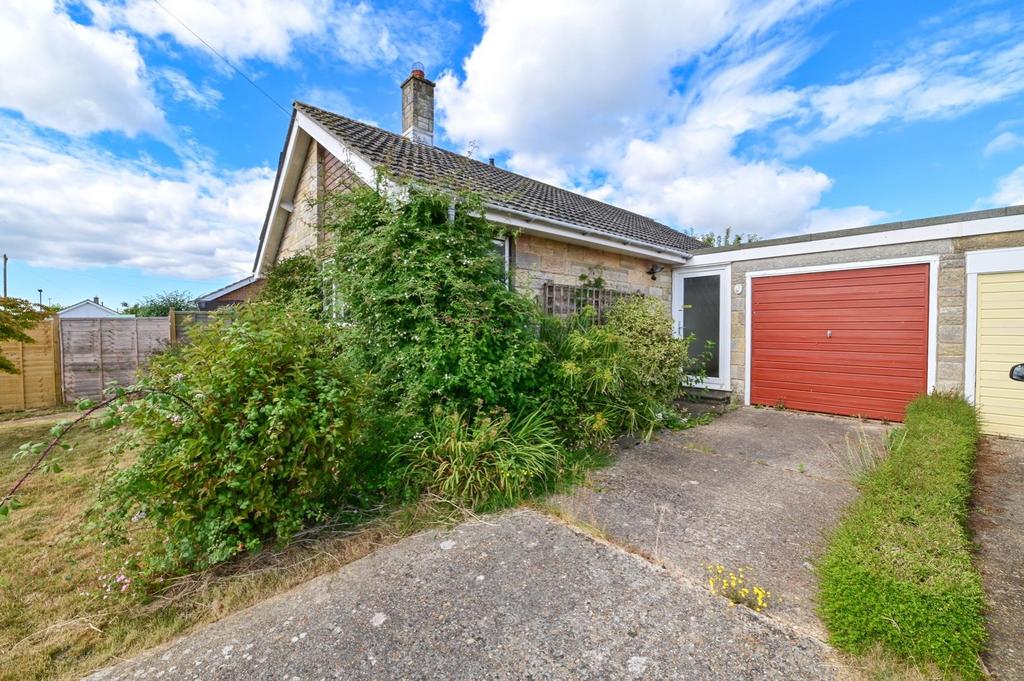 Holford Road, Wootton Bridge, Ryde 2 bed semidetached bungalow £300,000