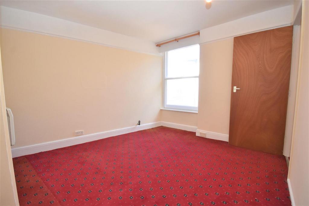 Bedroom..JPG
