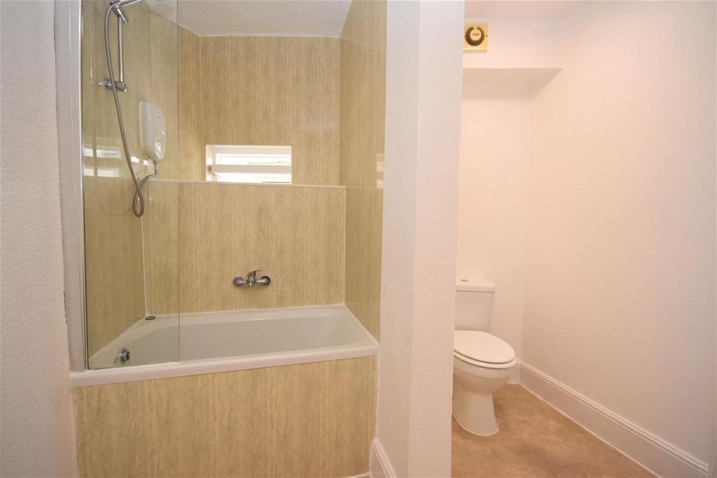 Bathroom..JPG