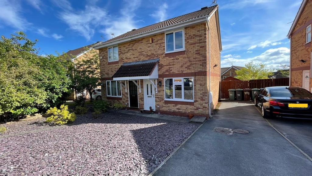 Ploughmans Croft, Bradford 2 bed semidetached house £145,000