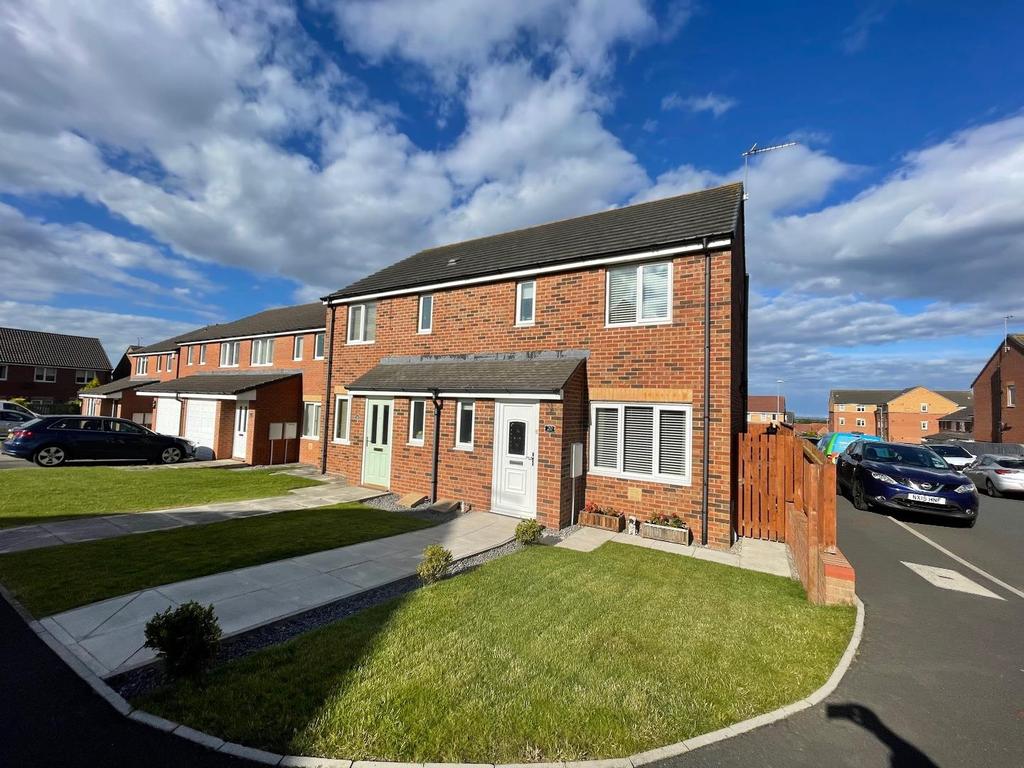 Evergreen Close, Cuthbert... 3 bed semidetached house £156,800
