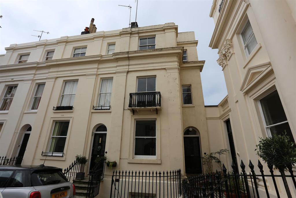 Lansdowne Square, Hove 1 bed flat £1,195 pcm (£276 pw)