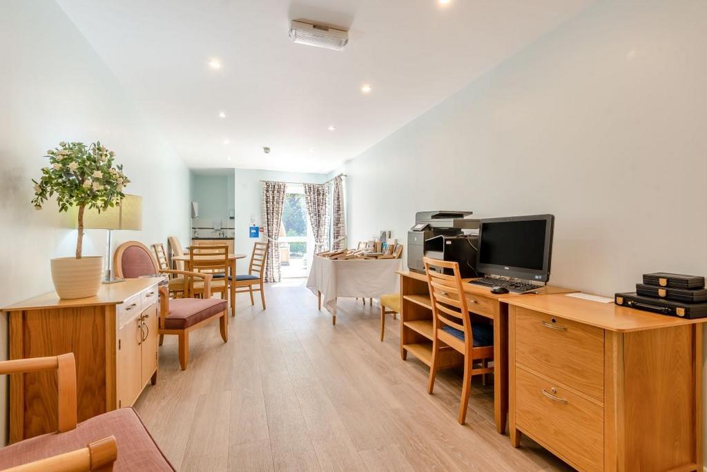 8509879-interior15 (Medium).jpg