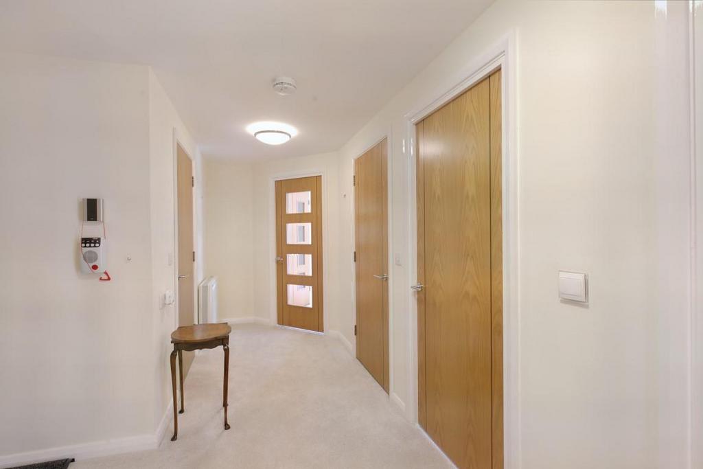 8553521-interior06 (Medium).jpg