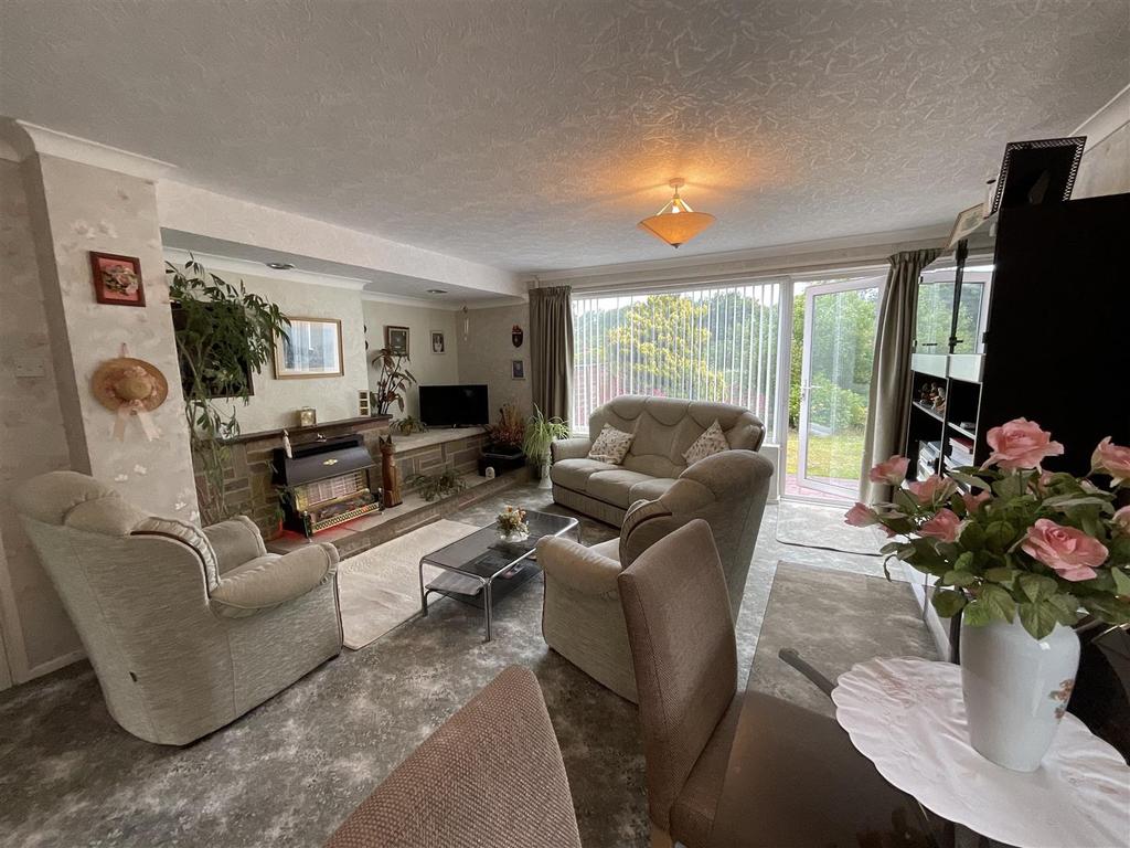 Coniston Gardens, Scarborough 3 bed house £180,000