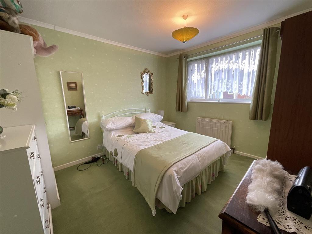 Coniston Gardens, Scarborough 3 bed house £180,000