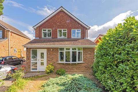 15 Darwall Drive, Ascot, SL5 8NB