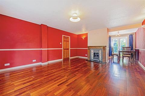 15 Darwall Drive, Ascot, SL5 8NB