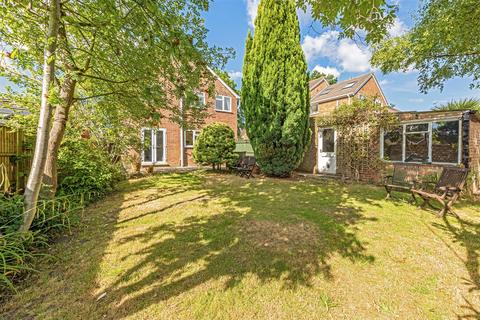 15 Darwall Drive, Ascot, SL5 8NB