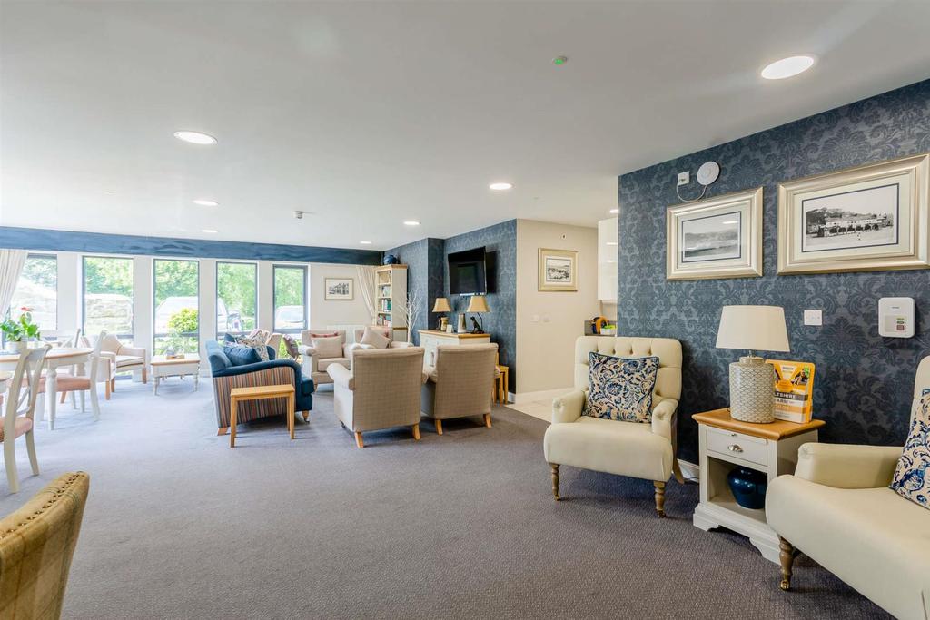 Homeowners lounge.jpg