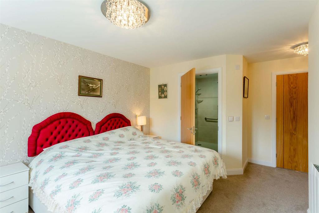 Bedroom 1 (1).jpg