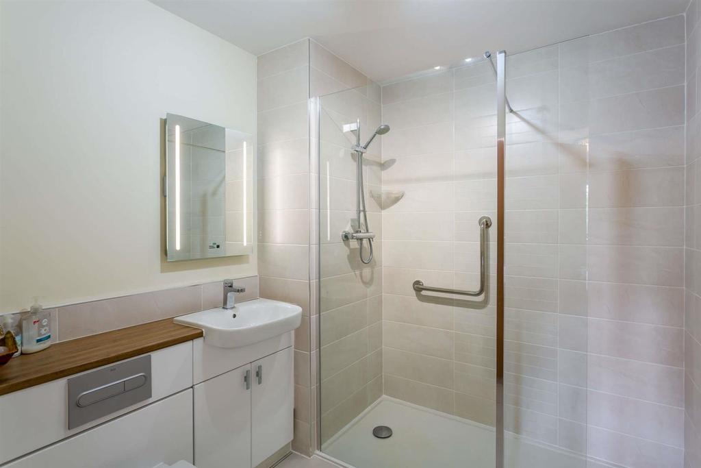 Shower room (2).jpg