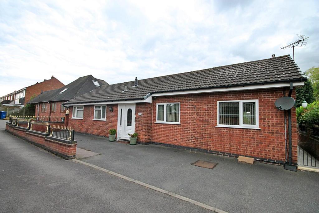 Tamworth Road, Amington, Tamworth 2 bed detached bungalow for sale £
