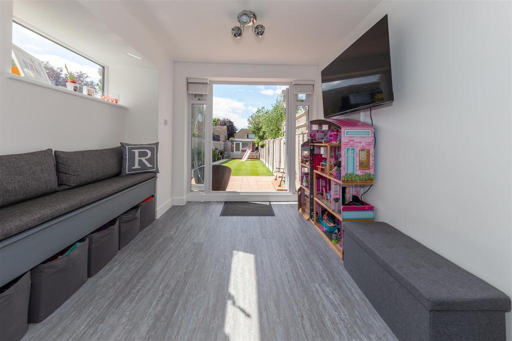 Halfmoon Lane, Dunstable, Bedfordshire 3 bed semidetached house £415,000
