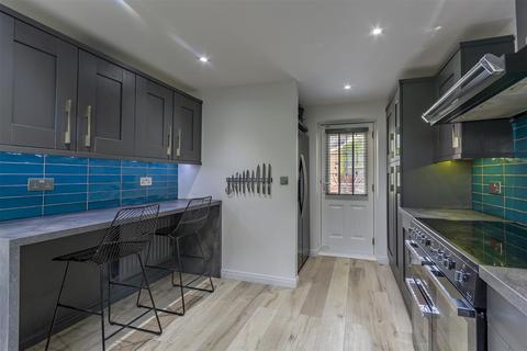 80 James Drive, Calverton, Nottingham, NG14 6RJ