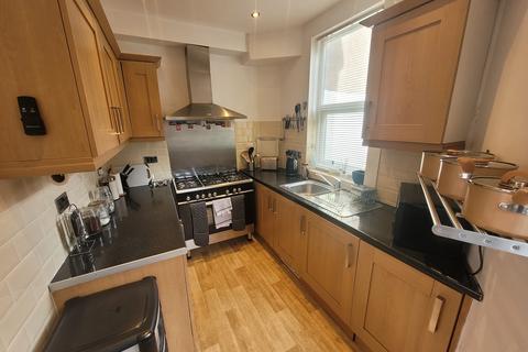 3 bedroom end of terrace house for sale, 99 Ulverston Road Sheffield S8 0NX