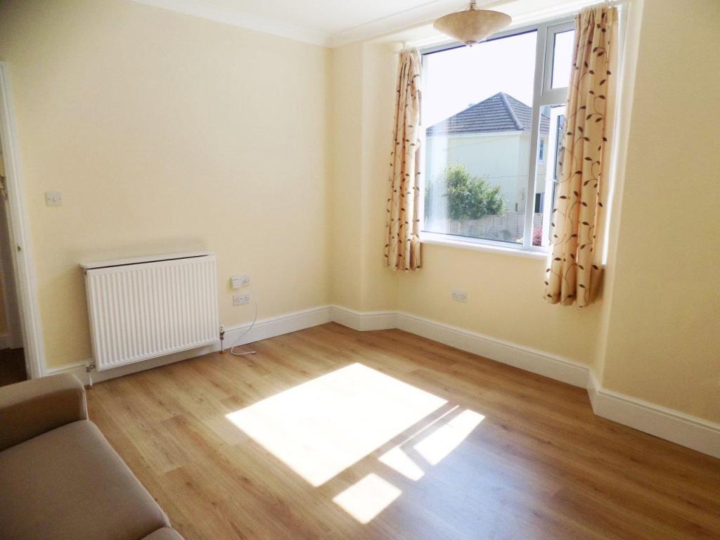 Firswood, Oak Hill Road, Torquay 1 bed flat £695 pcm (£160 pw)