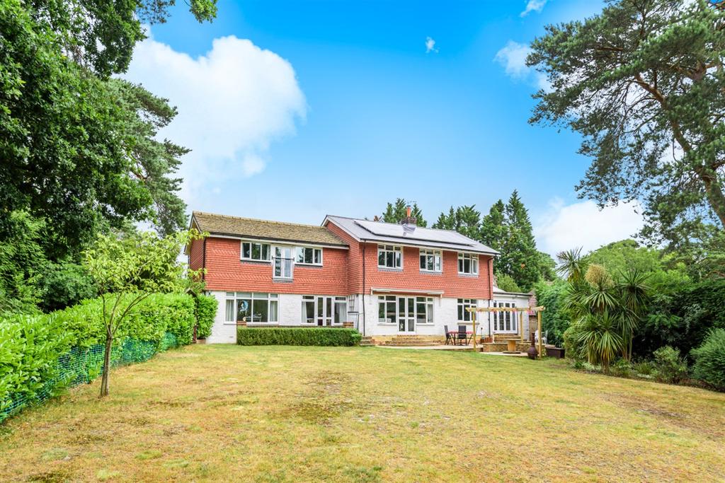 Monkmead Lane, West Chiltington, RH20 5 bed detached house £1,300,000